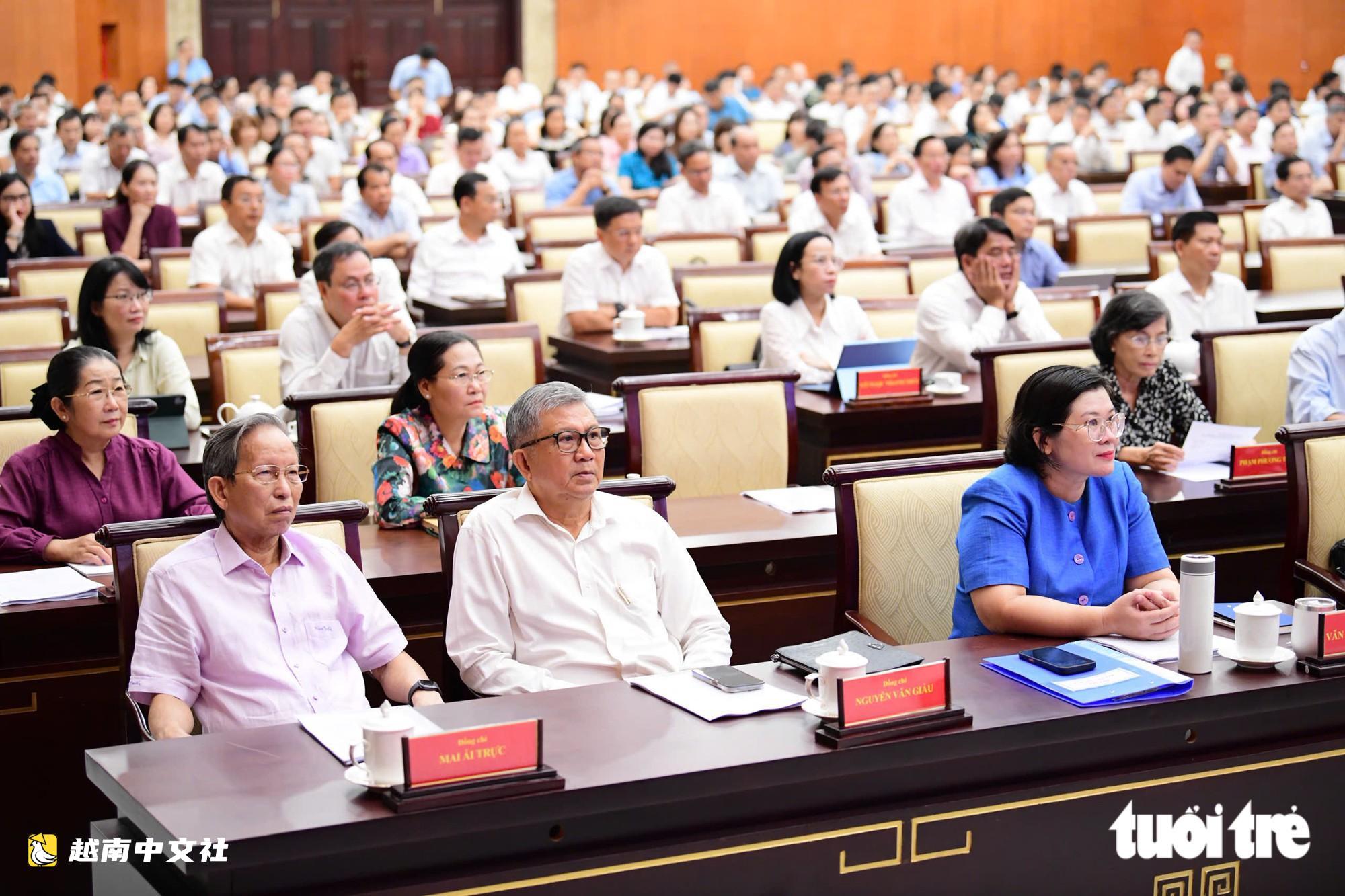 陳流光在胡志明市分會場主持學習貫徹越共中央政治局決議和指示會議