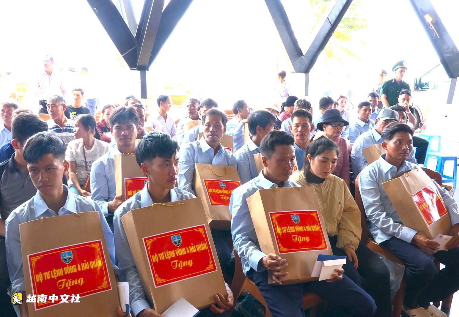 越南32名海上遇險漁民已返回陸地,健康狀況穩定