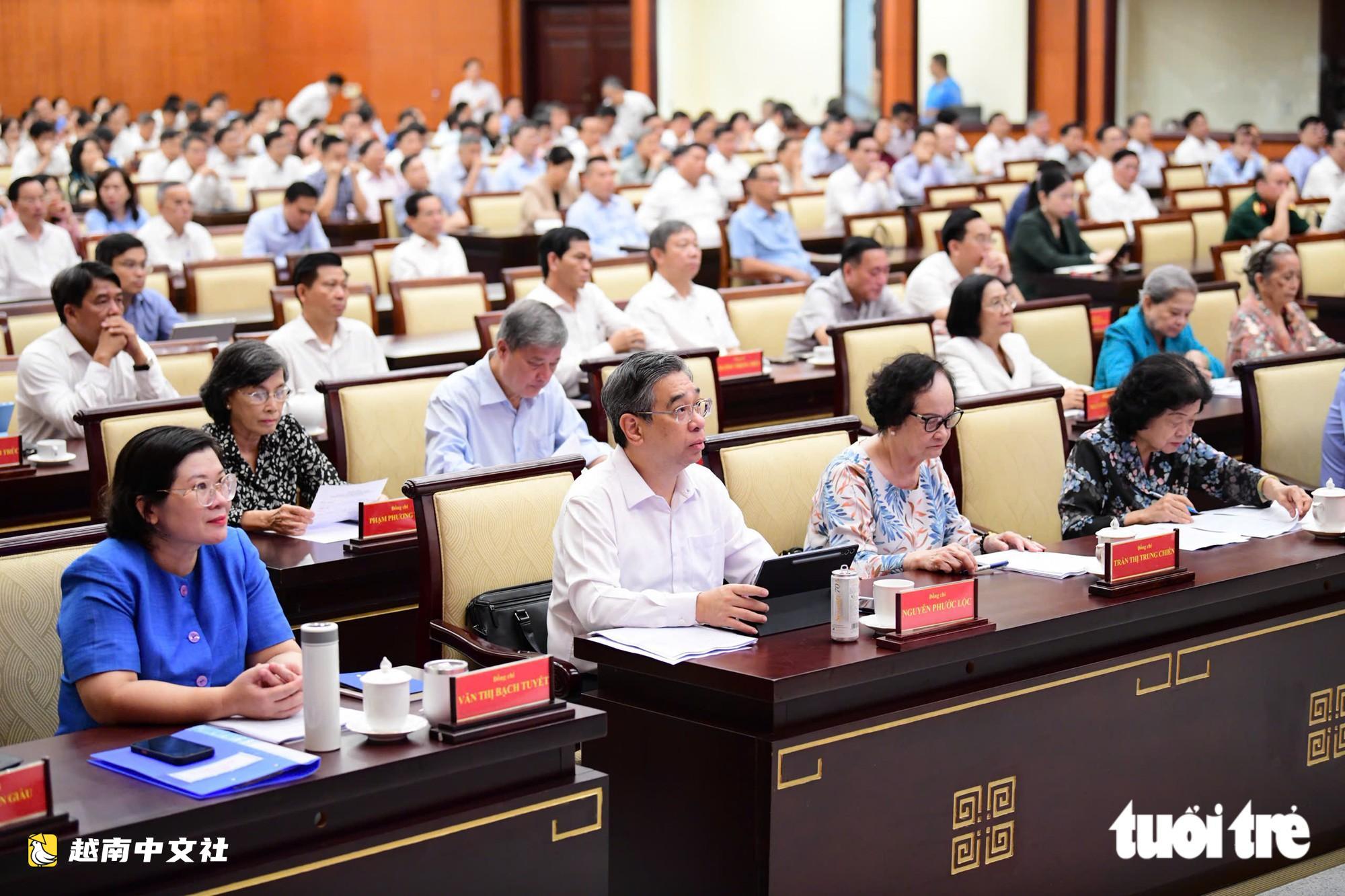 陳流光在胡志明市分會場主持學習貫徹越共中央政治局決議和指示會議