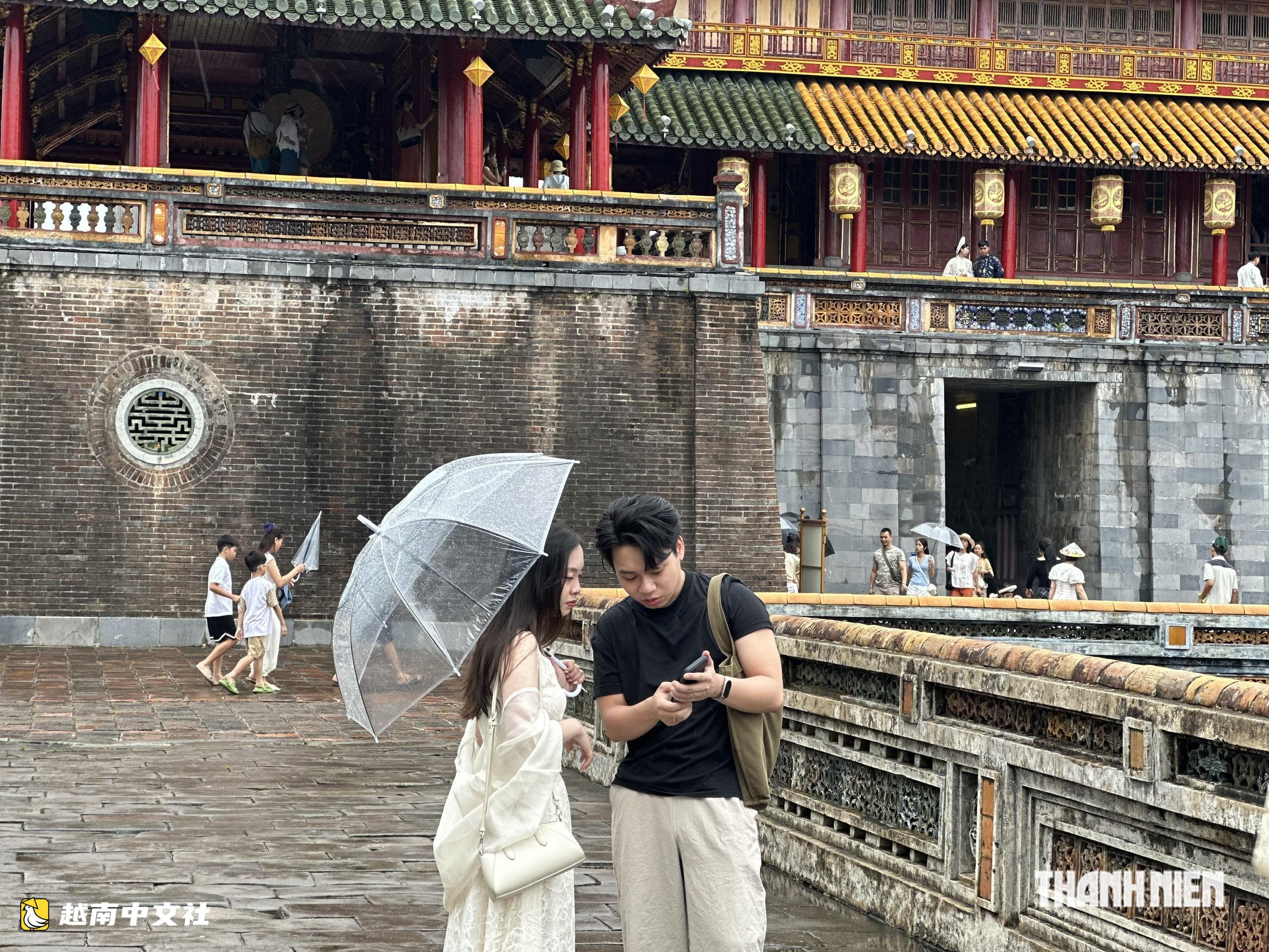 越南國慶假期遊客湧向順化午門打卡