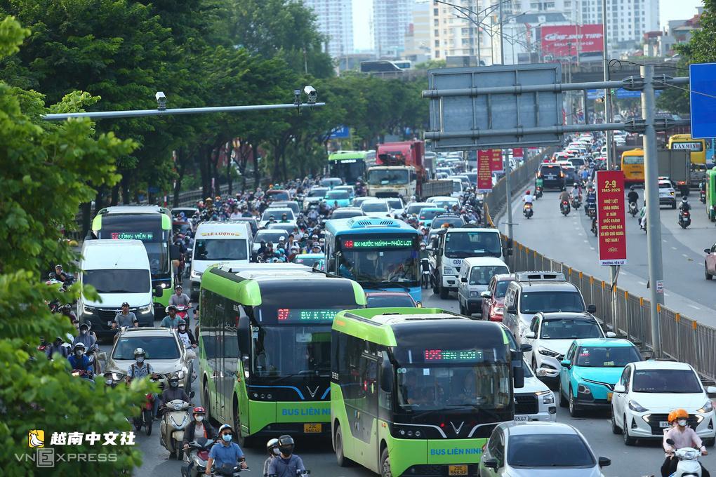 河內公安9月2日限制大型貨車在兩大門戶路口通行