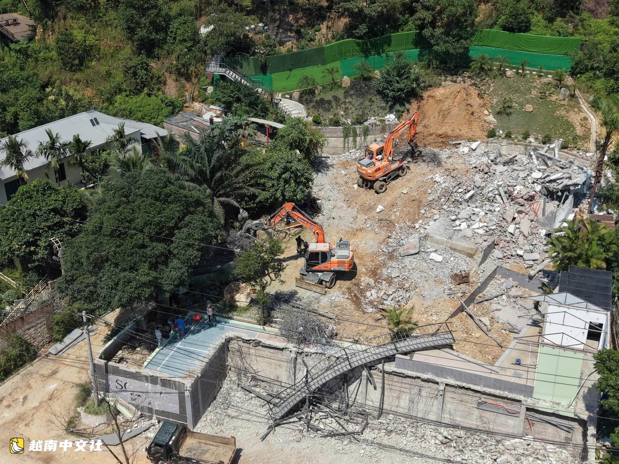 河內開始強制拆除防護林中一批違建別墅和民宿