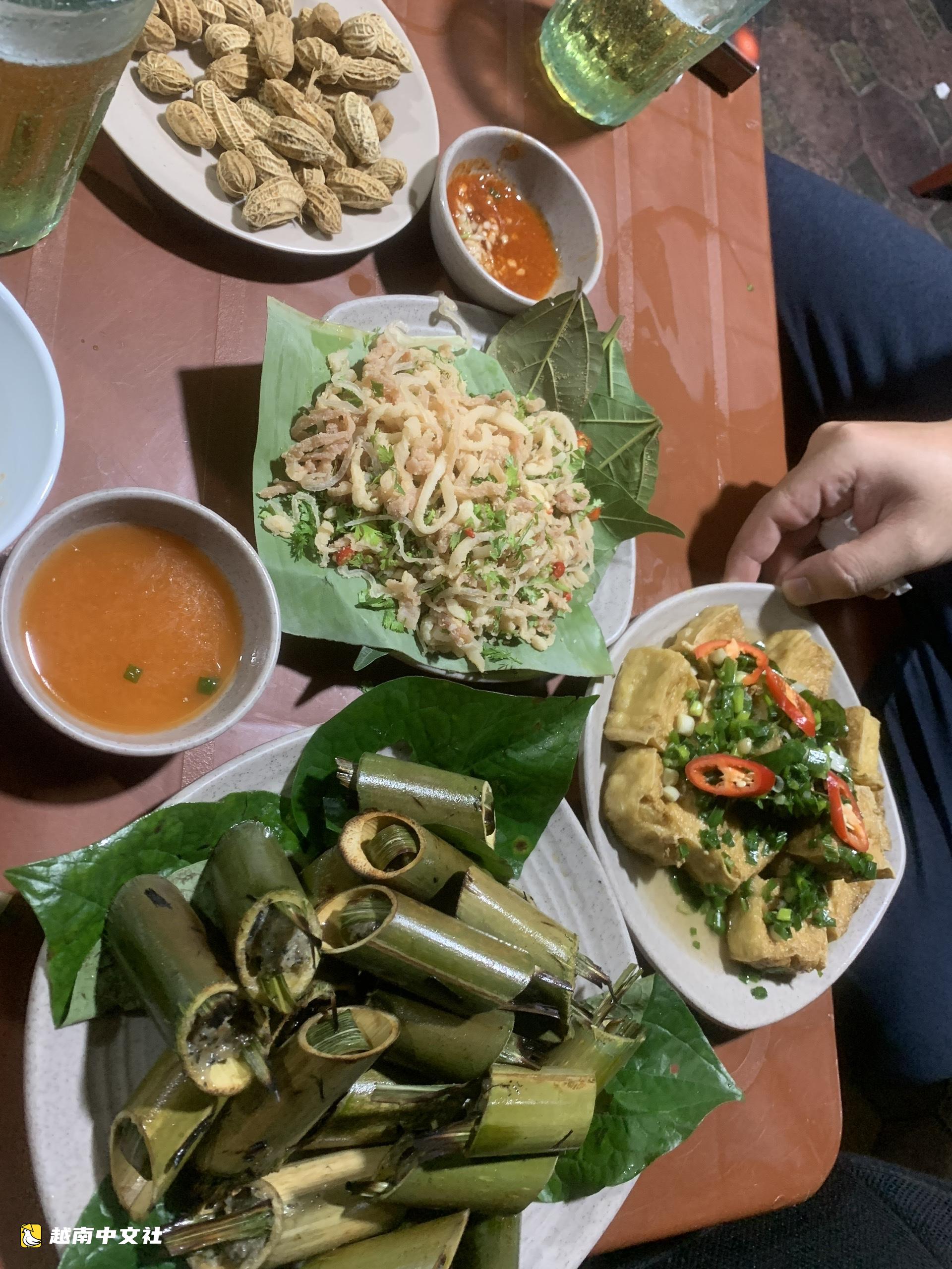 在越南旅遊,品嚐當地特色美食也是一種體驗