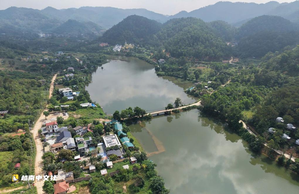 越南朔山森林違章建築被強制拆除