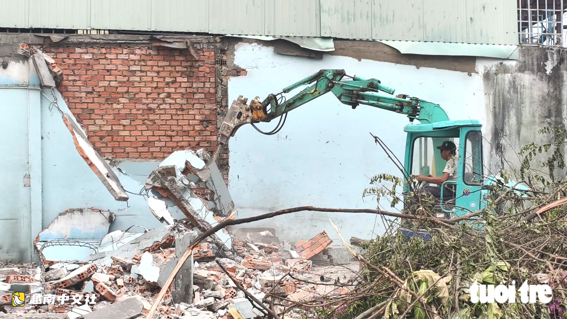 胡志明市1號國道擴建項目交地,拆除和收購“舊房”行業一片繁忙