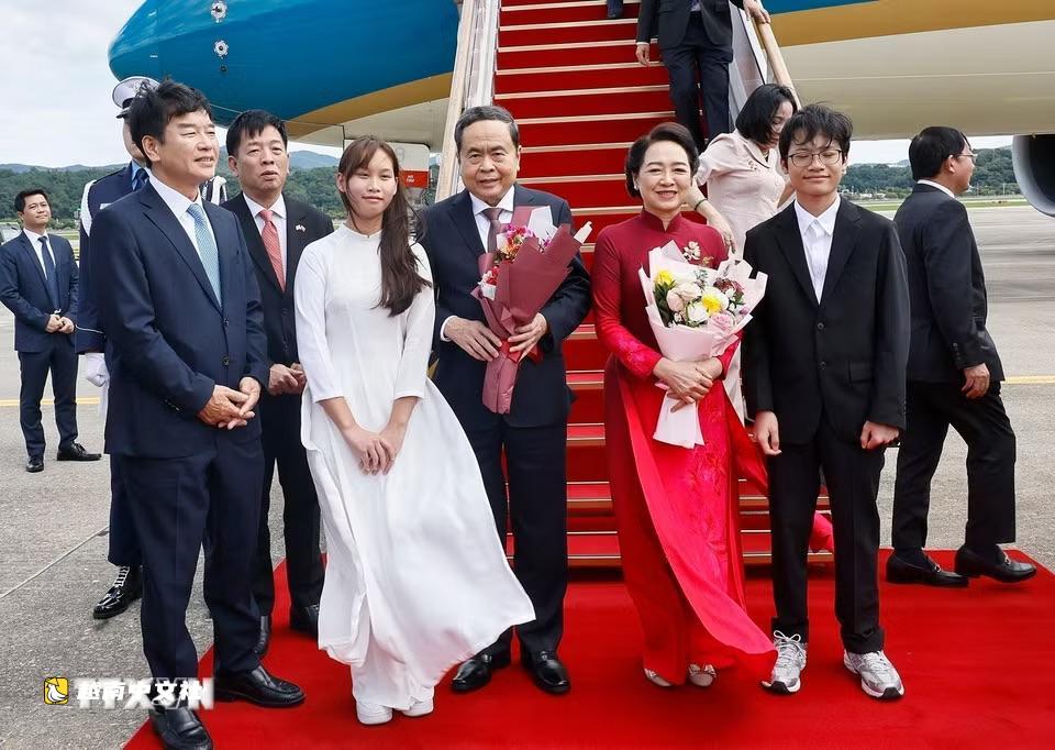 越南國會主席陳青敏抵達首爾開始對韓國進行正式訪問