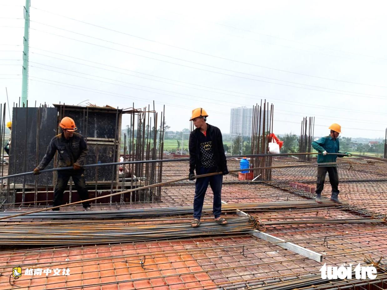 越南河靜:客戶中籤購買社會住房,但銀行優惠資金暫時告罄