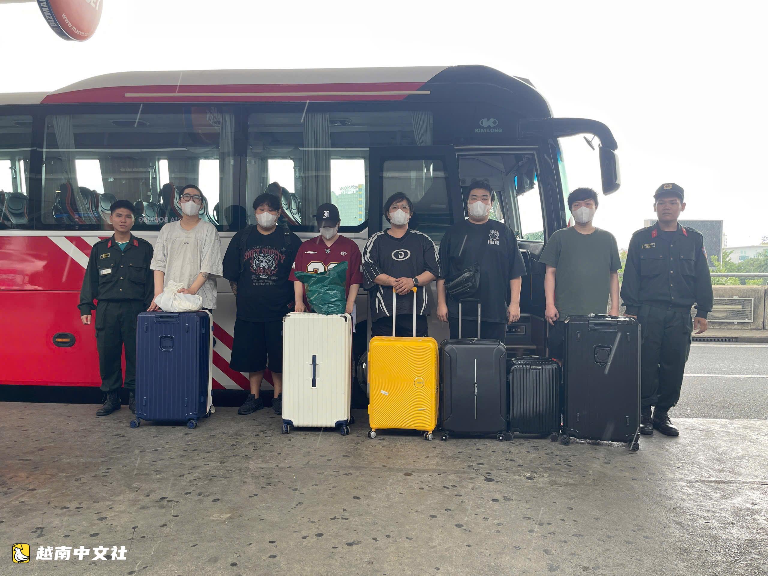 越南胡志明市公安驅逐違反出入境與居留規定的韓國人群體