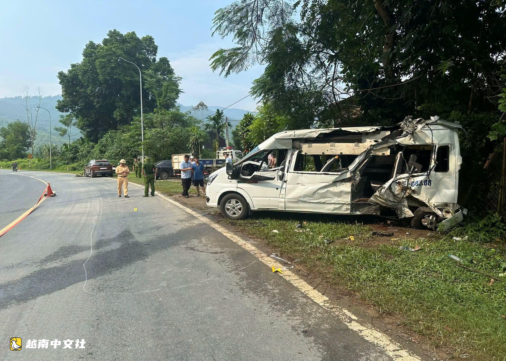 越南一牽引車車廂甩至對向車道,致客車2人死亡