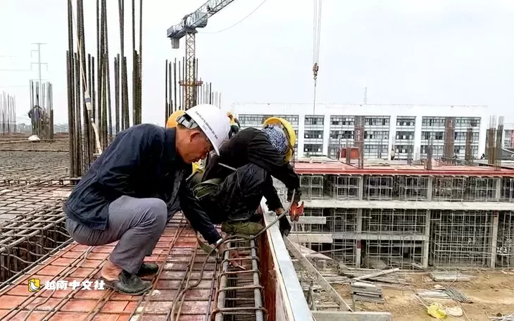 越南河靜省建議政府支持,為購買社會住房的民眾解決資金難題