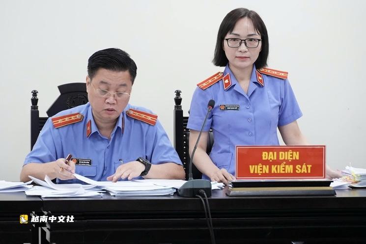 越南河內一前校長被判3年監禁當庭痛哭,最後陳述:'我是清白的'