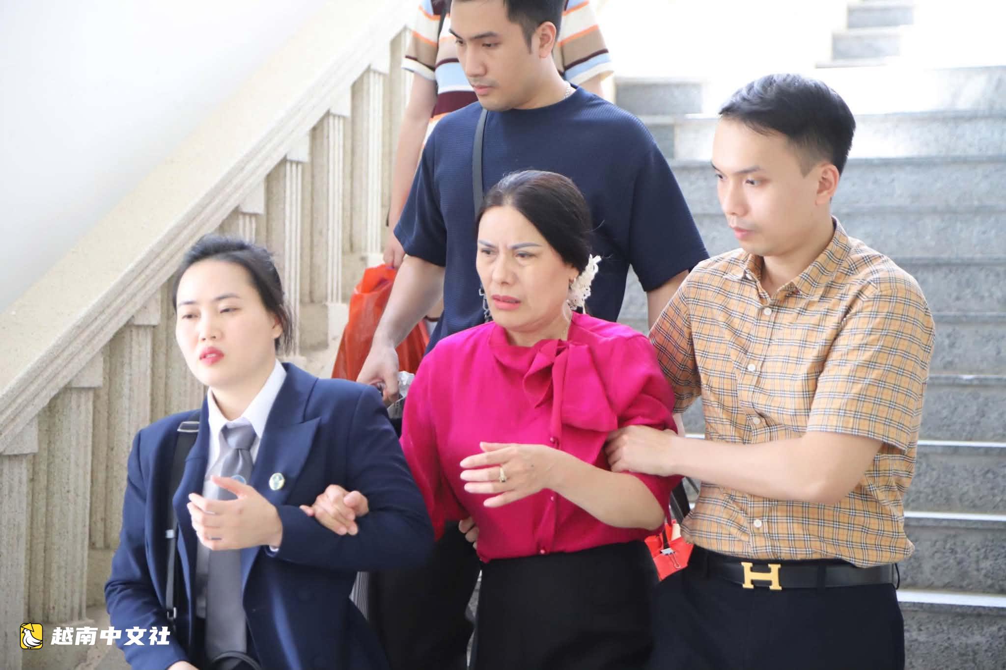 越南河內一前校長被判3年監禁當庭痛哭,最後陳述:'我是清白的'