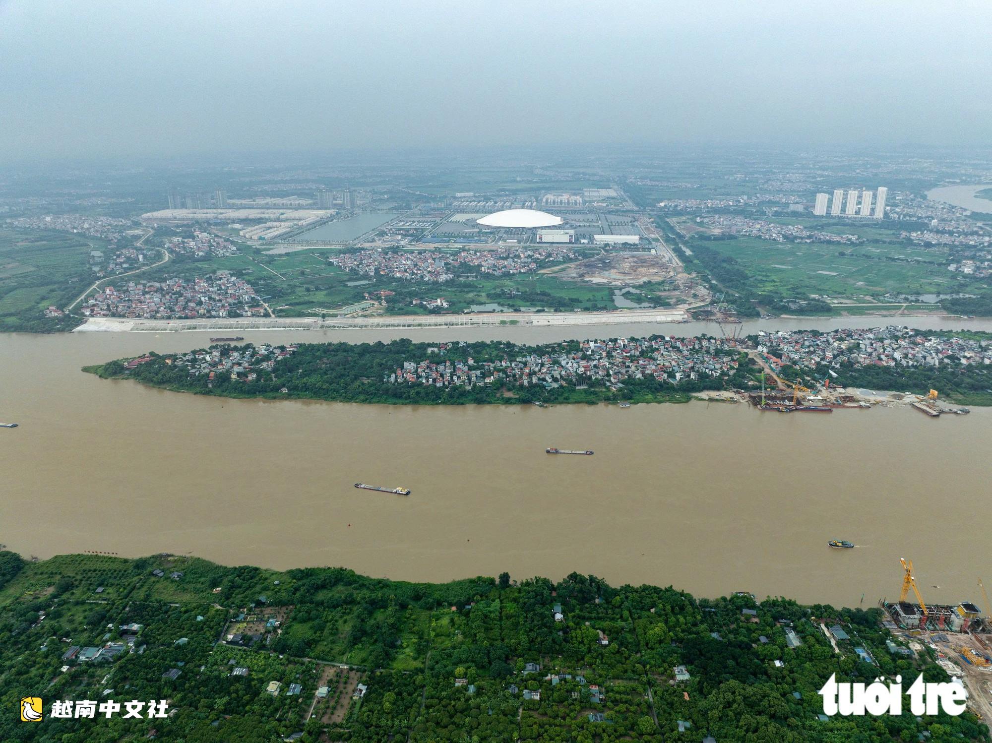 越南河內市主席:將繼續研究並具體測算紅河沿岸現有居民區