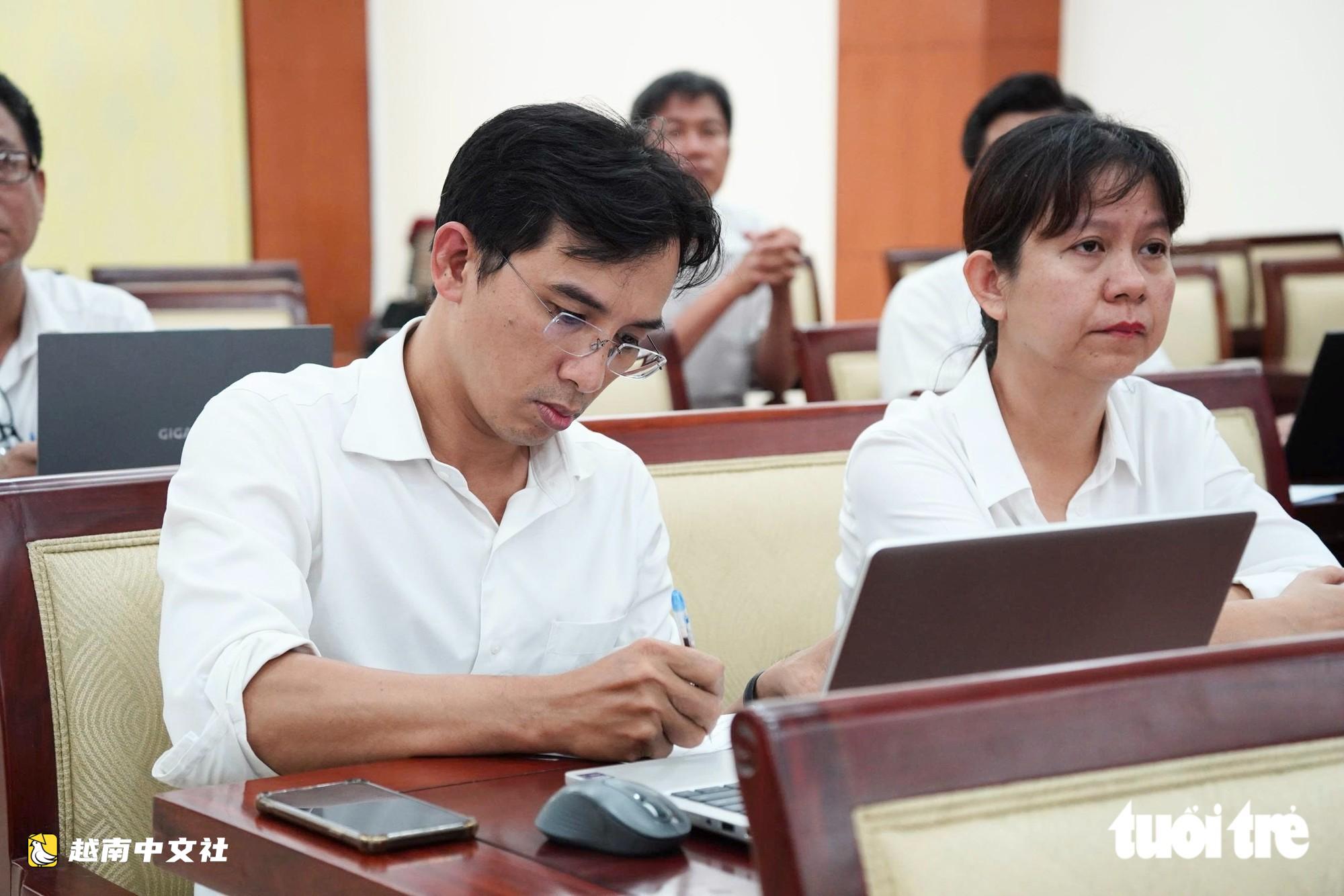 越南胡志明市市委培訓、部署領導指導信息系統