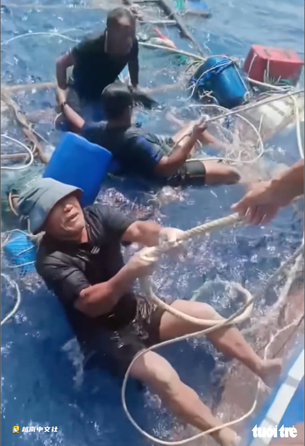 越南32名漁民從死亡邊緣歸來:靠喝尿維持生命,無助看著14名同船夥伴鬆手