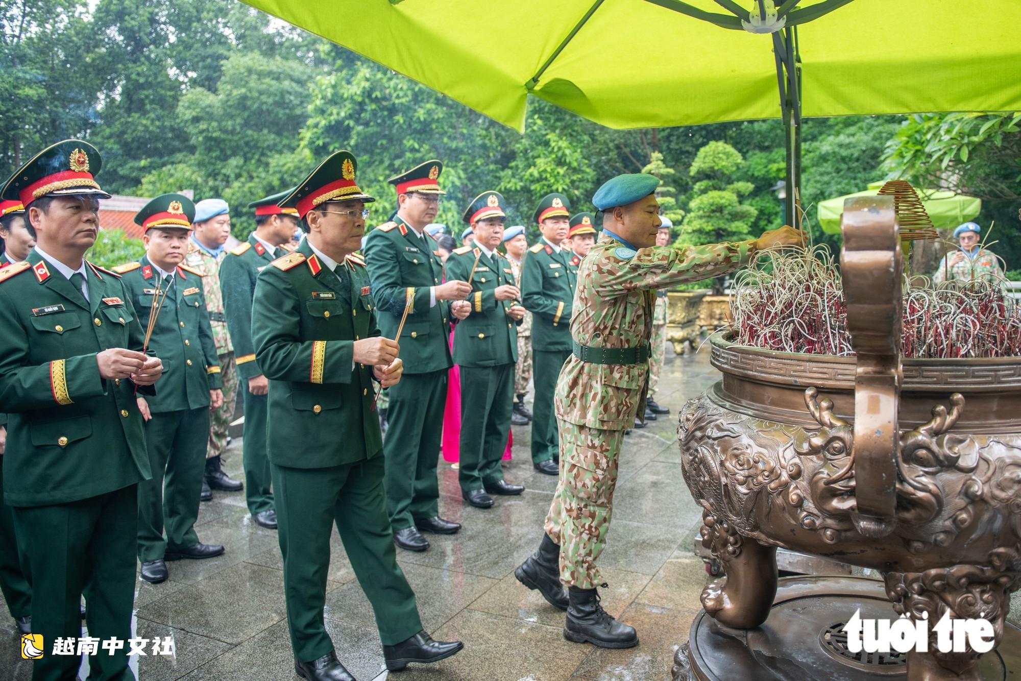 越南第5工兵隊和第8號二級野戰醫院準備啟程執行國際維和任務