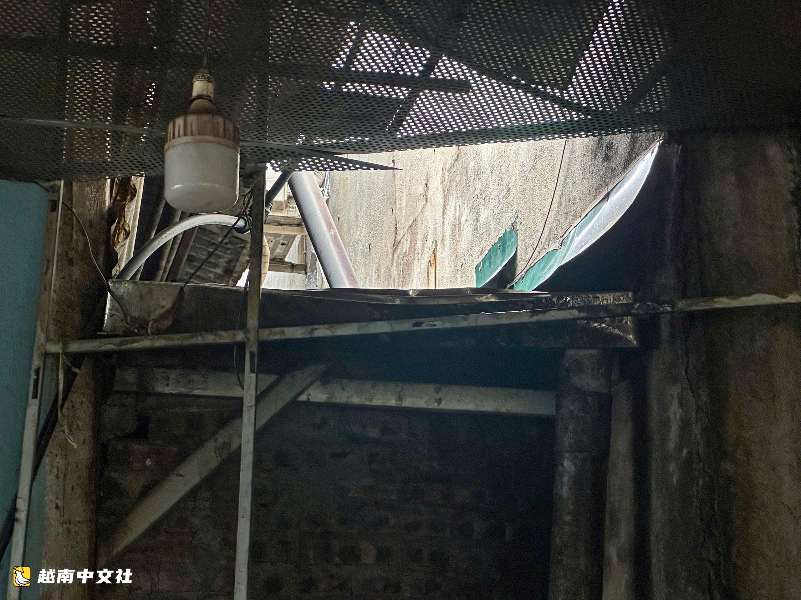 越南河內一民宅火災致5人死亡:啤酒吧員工講述救下跳向鐵皮屋頂的母子經過