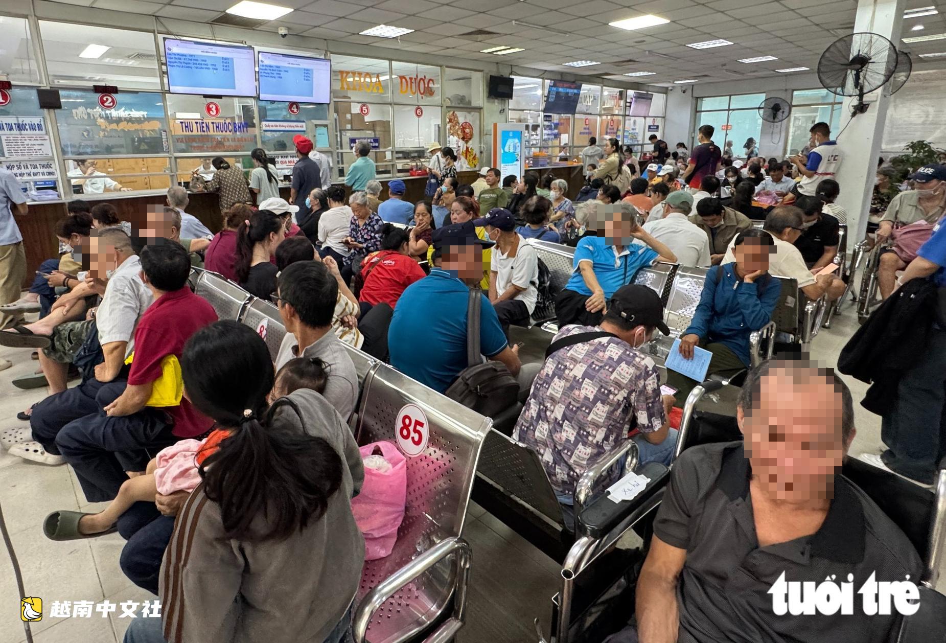 越南胡志明市多家醫院候診排長隊,大水鑊醫院“打破歷史紀錄”