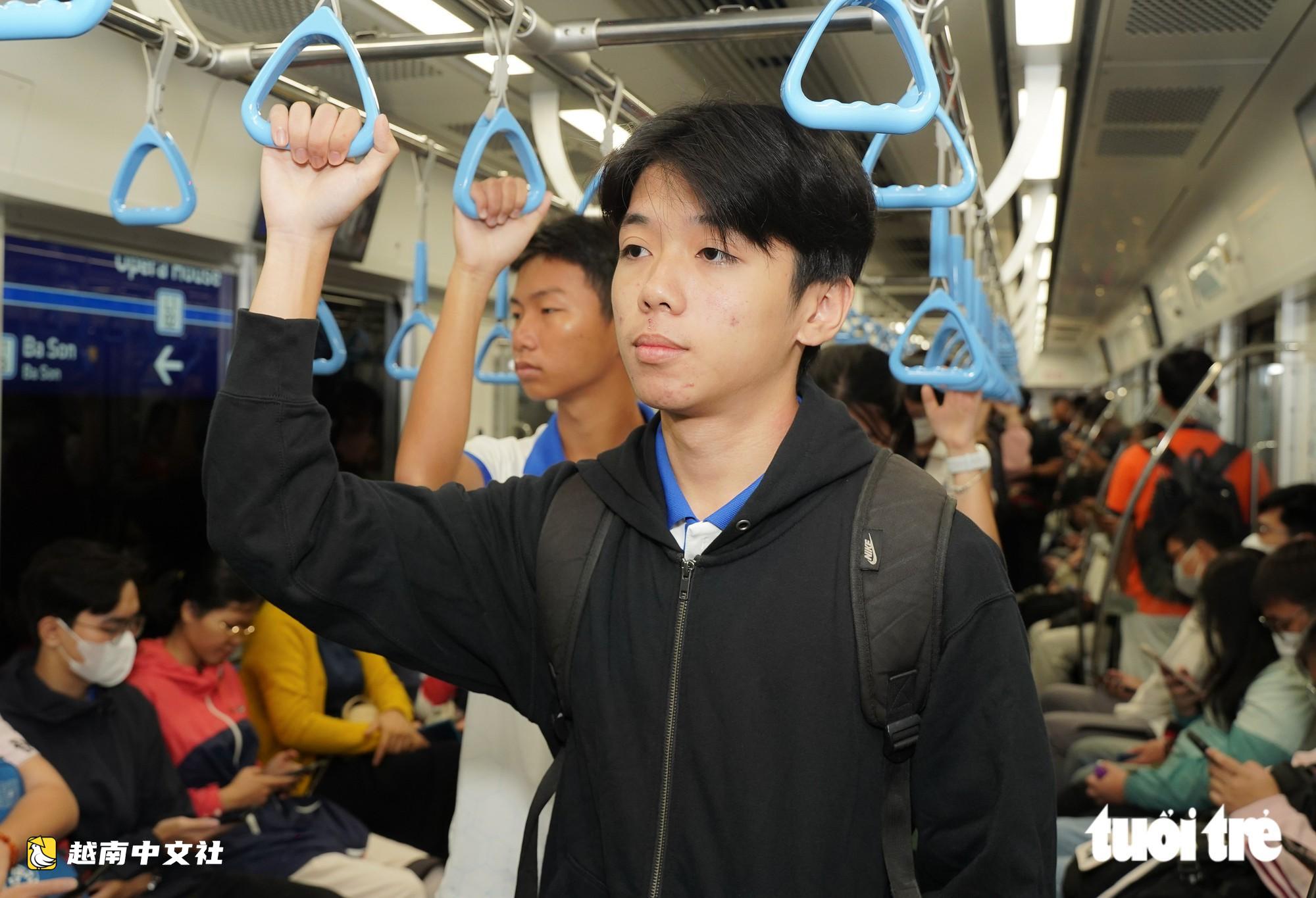 許多胡志明市學生選擇乘地鐵上學:方便、安全又省錢