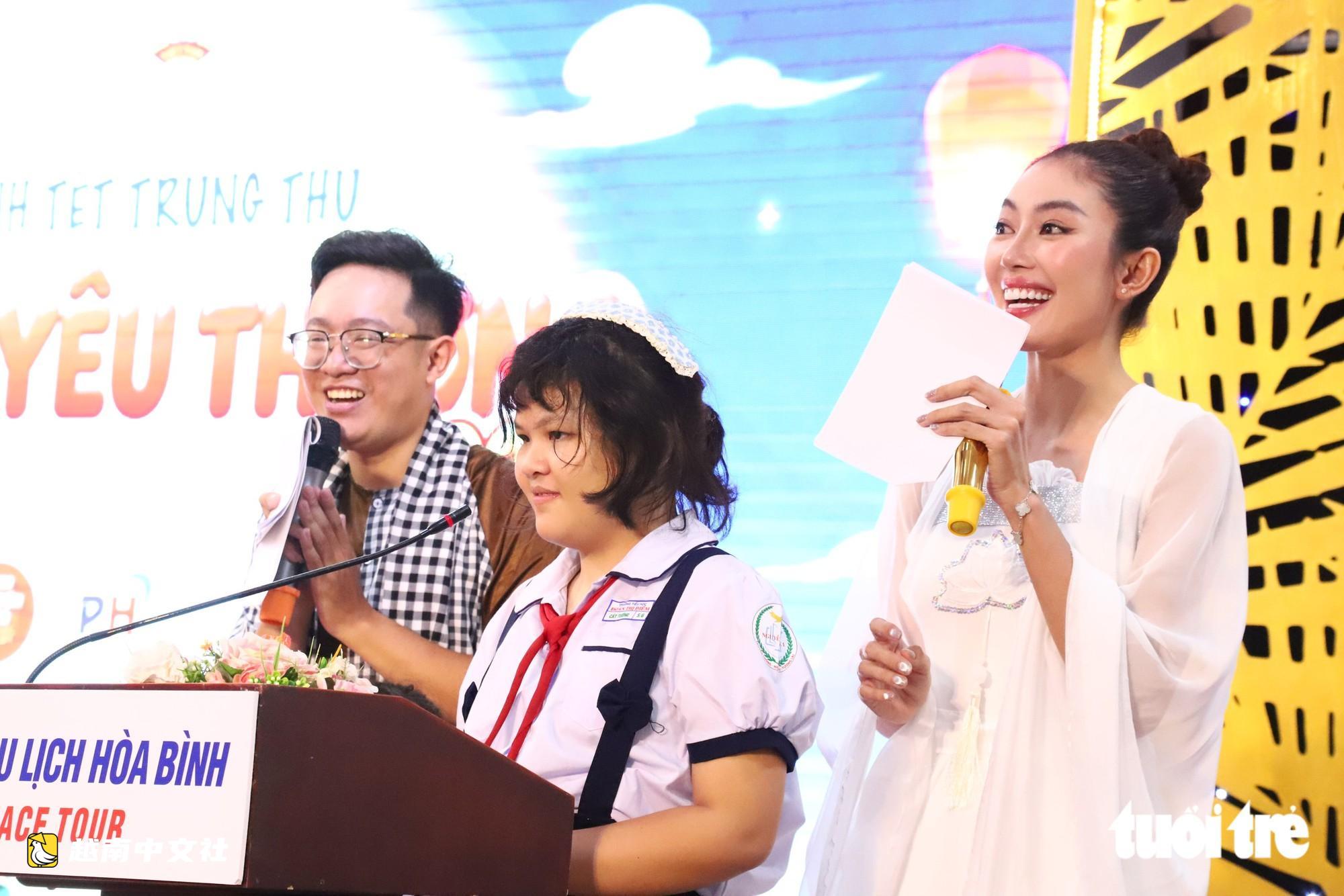 越南200名困境兒童在“2026愛心月圓”活動中歡度中秋