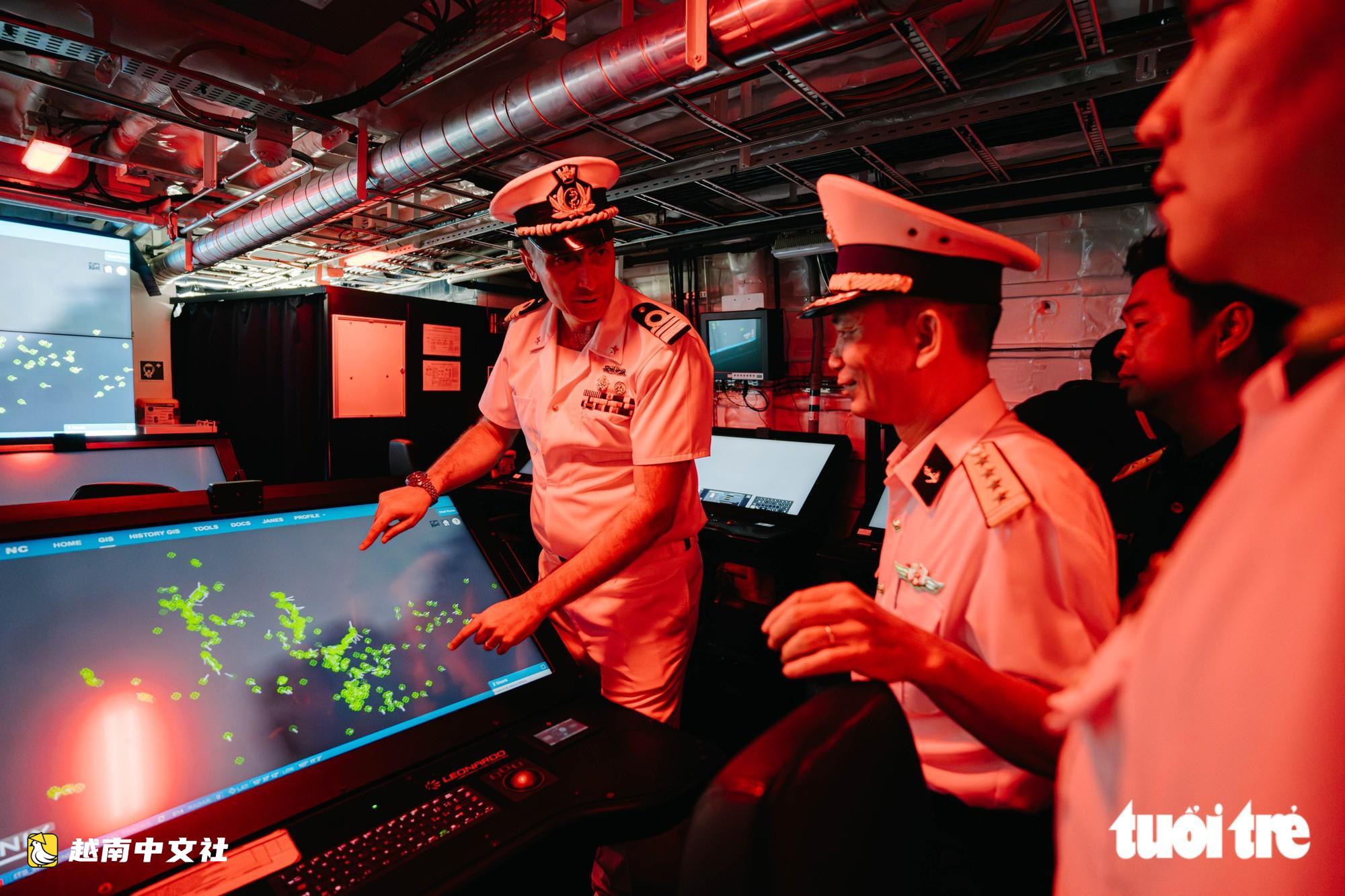 意大利海軍最先進的多用途軍艦訪問胡志明市