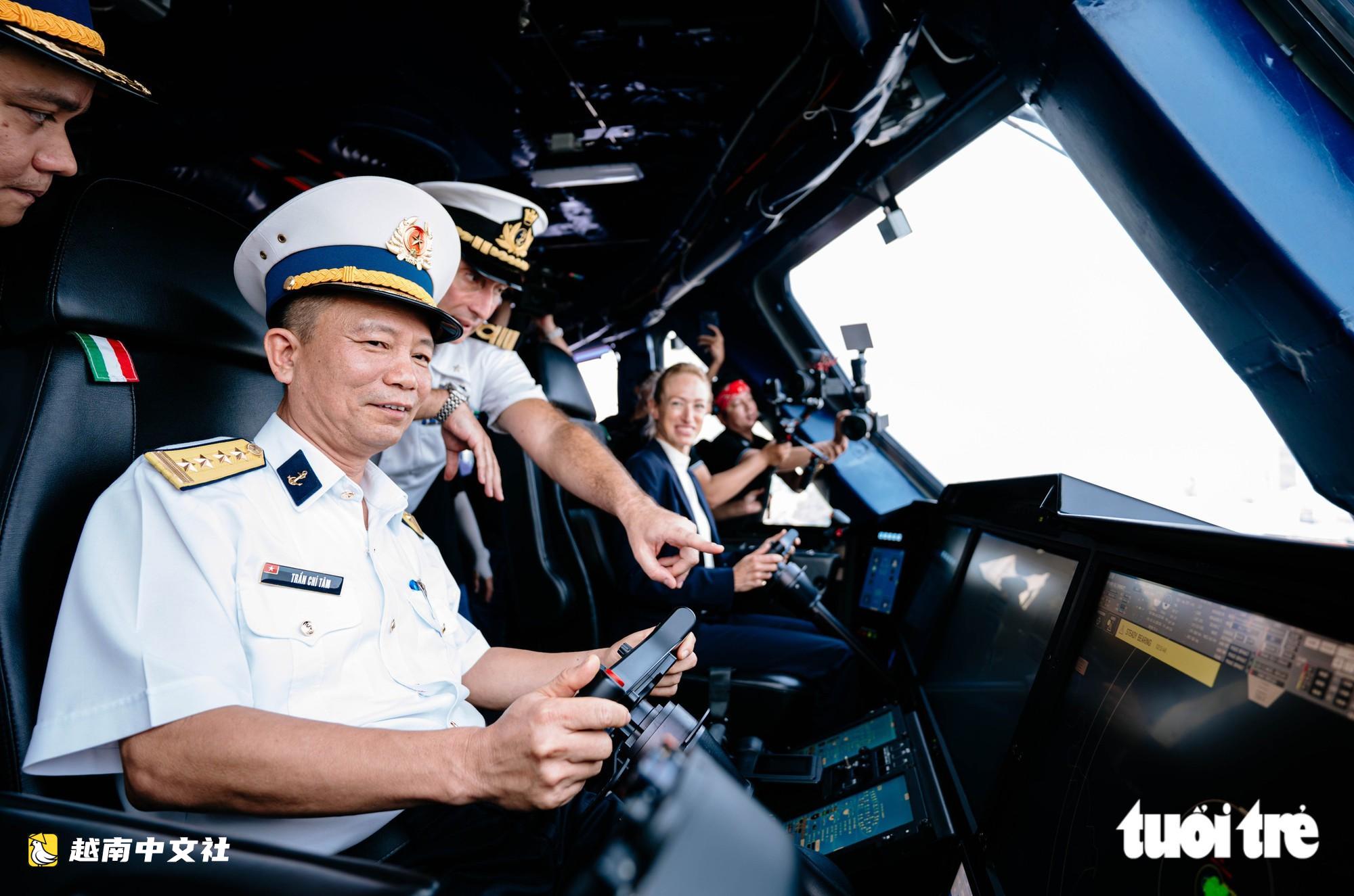 意大利海軍最先進的多用途軍艦訪問胡志明市