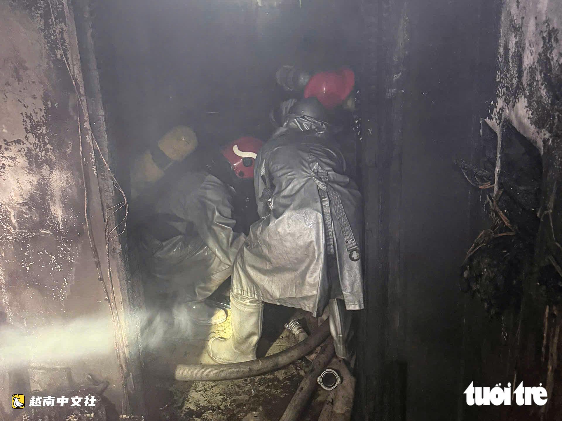 越南河內雨夜民宅起火致5人死亡現場