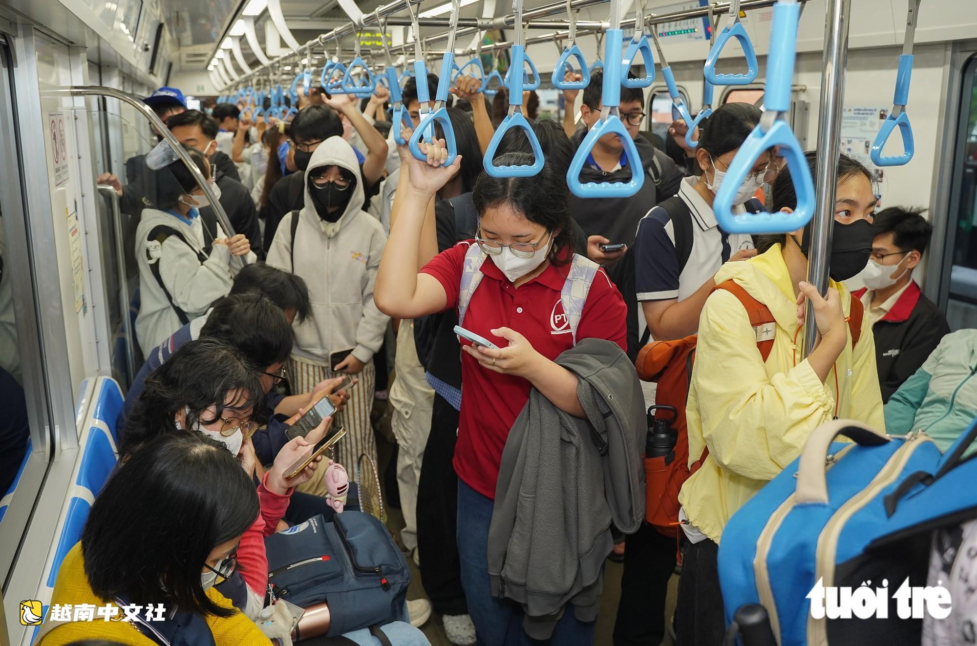 許多胡志明市學生選擇乘地鐵上學:方便、安全又省錢