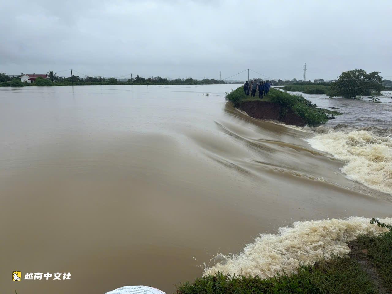 越南暴雨洪水肆虐致3人死亡,超過16000戶民房被淹