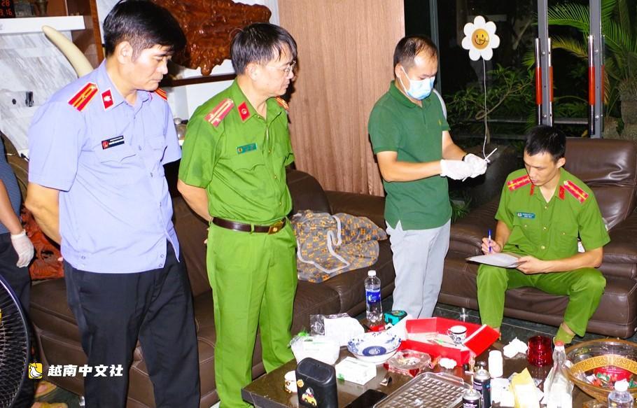 越南寧平省警方緊急逮捕網絡江湖人物“德共”,涉嫌組織非法使用毒品