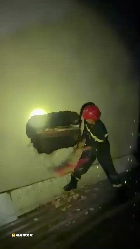 胡志明市一棟民宅起火:四代家庭的悲劇之夜