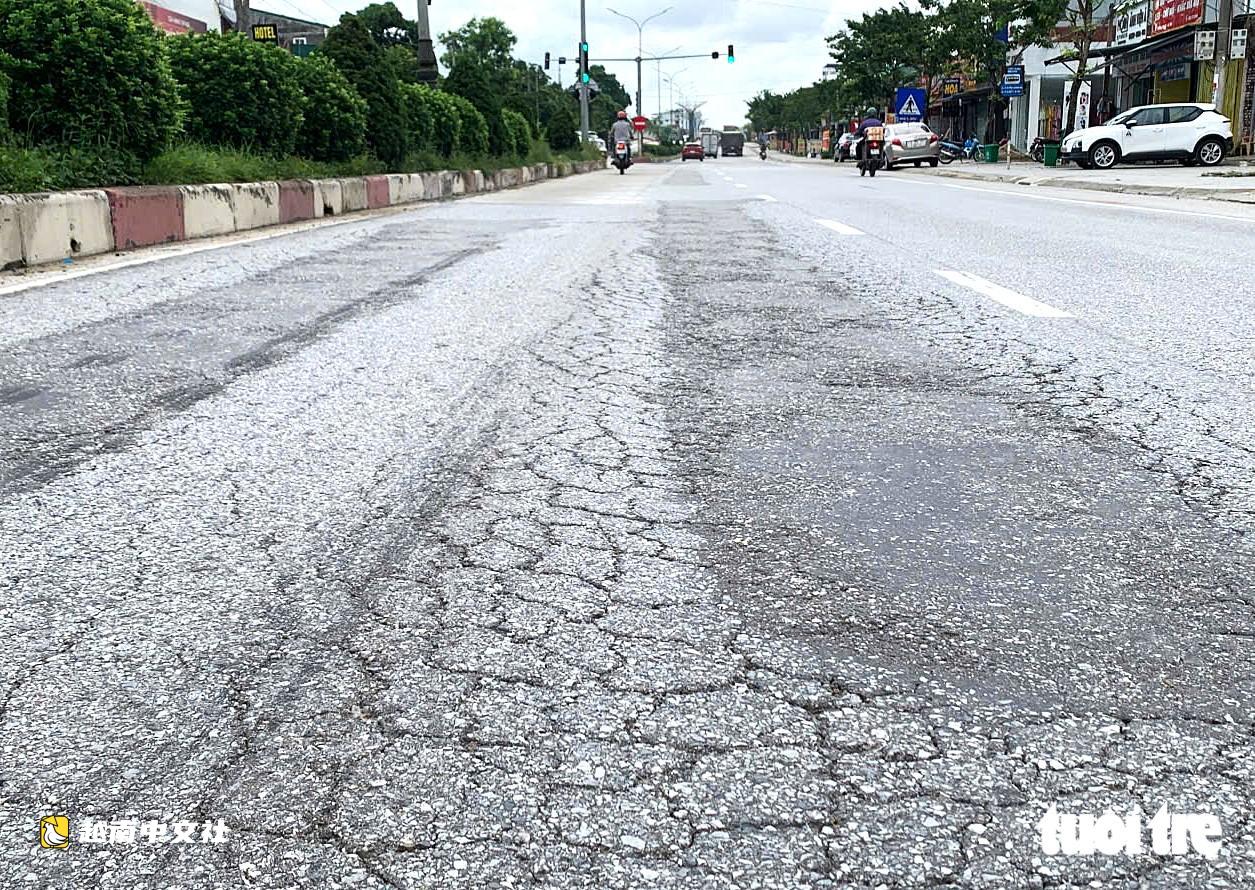 越南1號國道破敗不堪現場,公路局要求Cienco4緊急修復