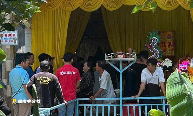 越南同塔省一對父子在前江魚排上觸電身亡