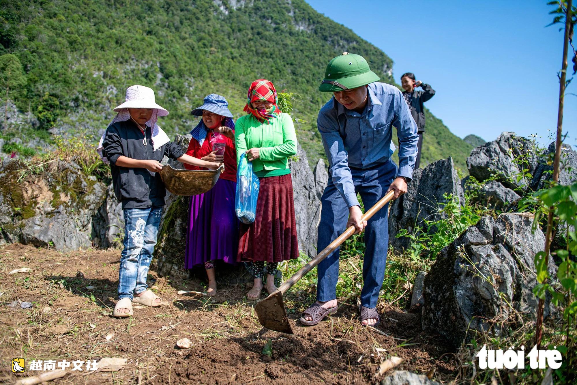 越南同文鄉主席範德南:“大家好,我是同文鄉主席範德南”