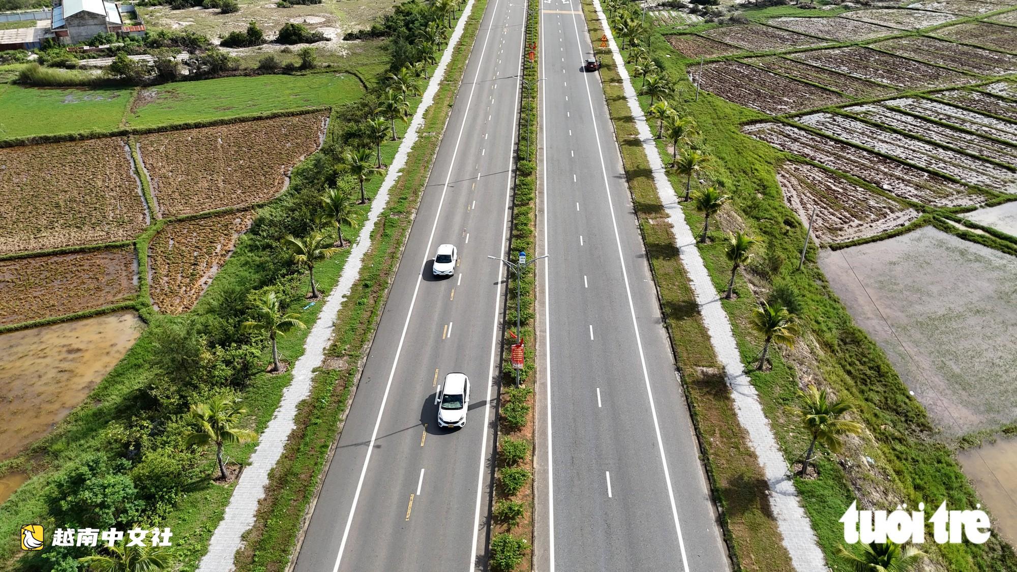 越南連接峴港—茱萊兩座機場的千億級沿海公路面貌