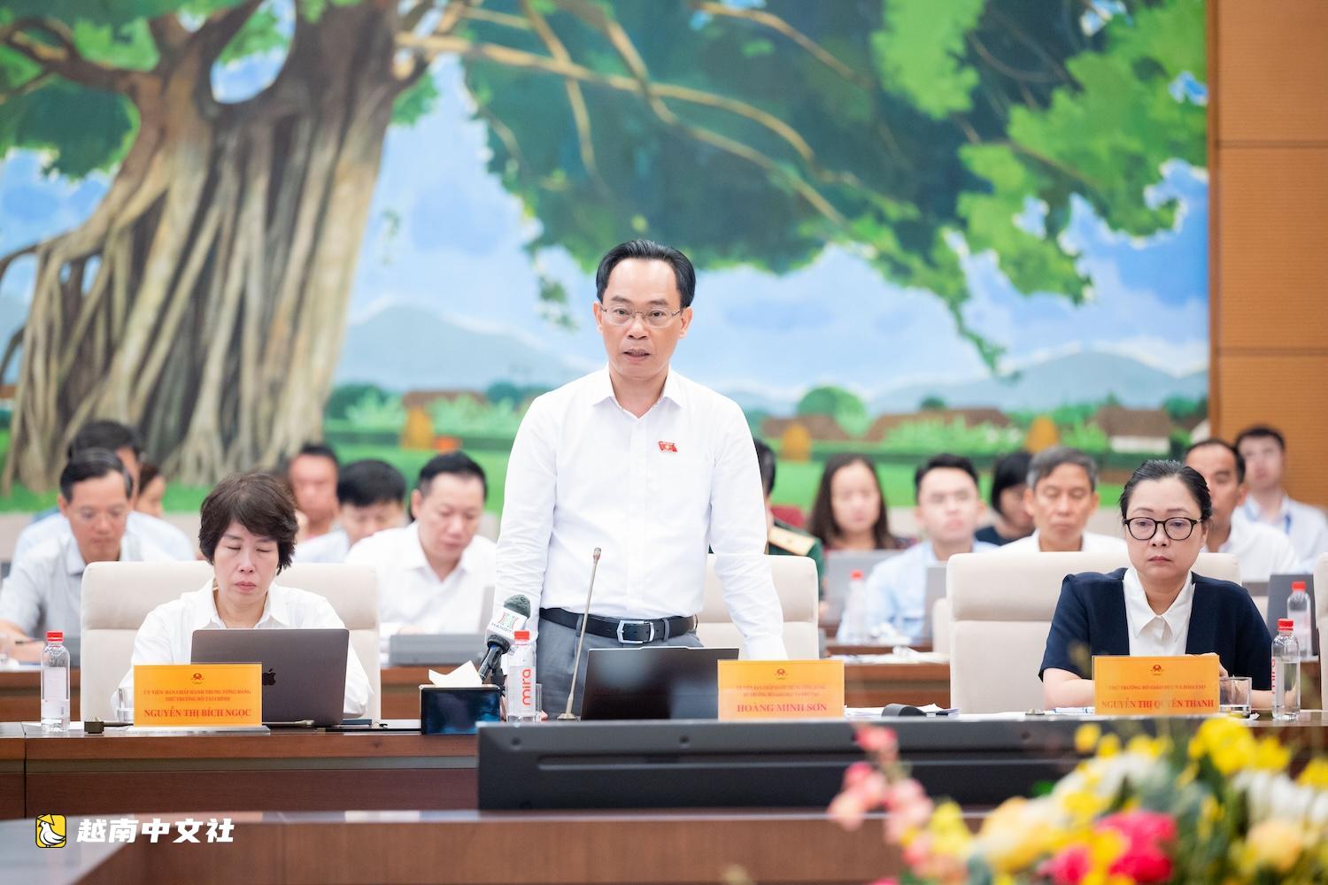越南國會代表:中考壓力過大,競爭比高考還激烈