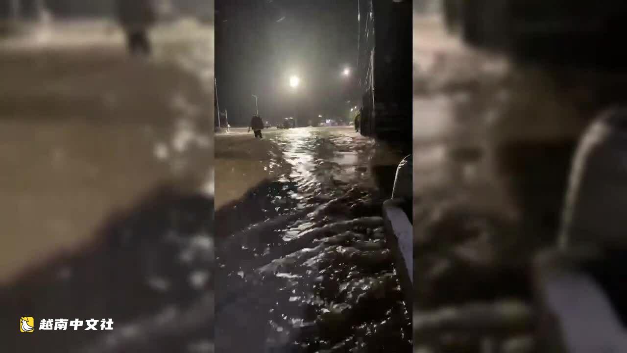 越南同奈省多個居民區暴雨後嚴重內澇