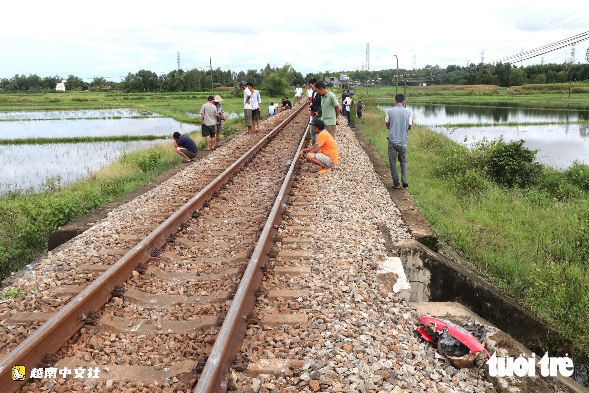 越南一名男子在南北鐵路自開通道穿越時被火車撞死