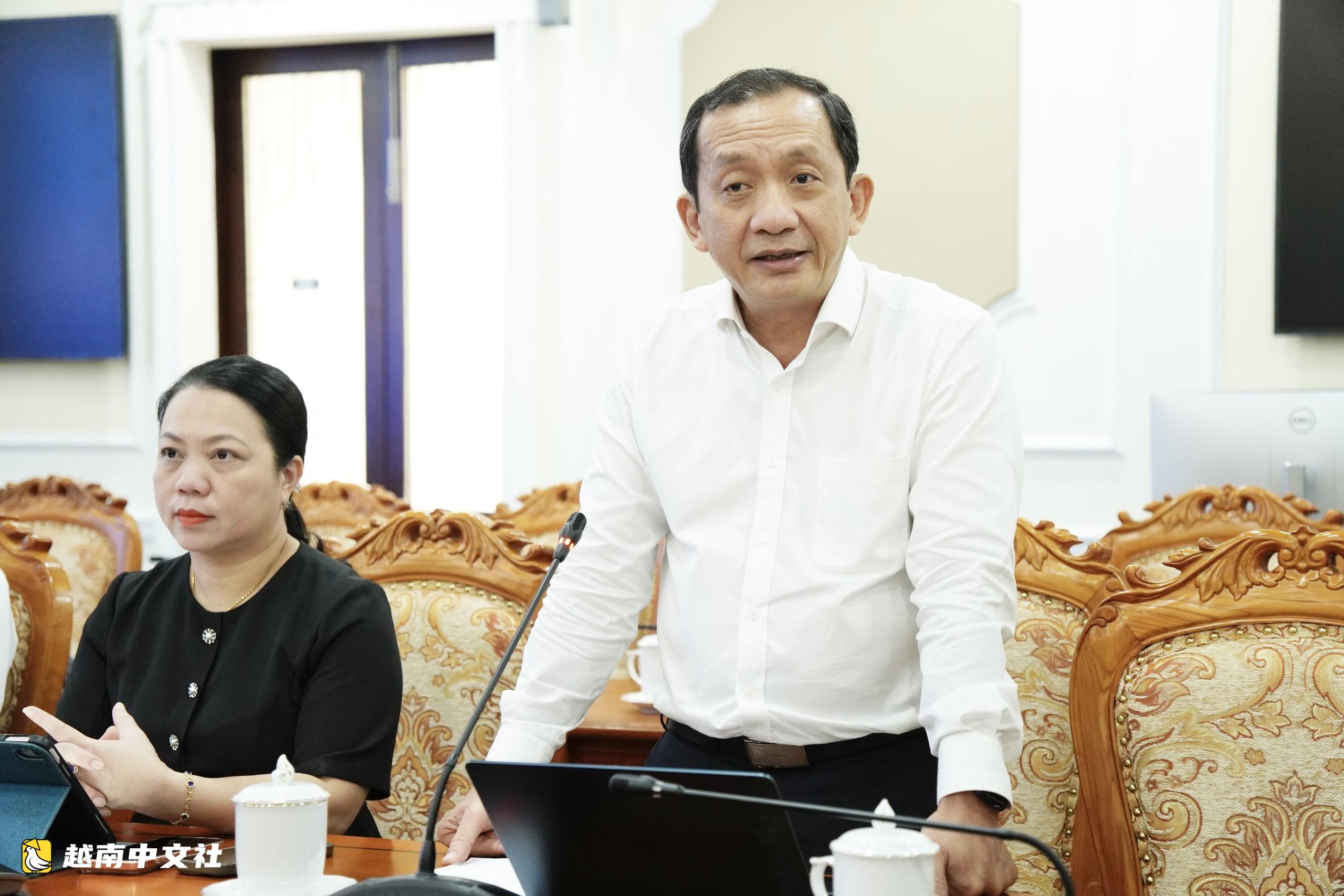 越南胡志明市表彰盛安鄉、福勝坊、永祿鄉出色完成全民健康體檢工作