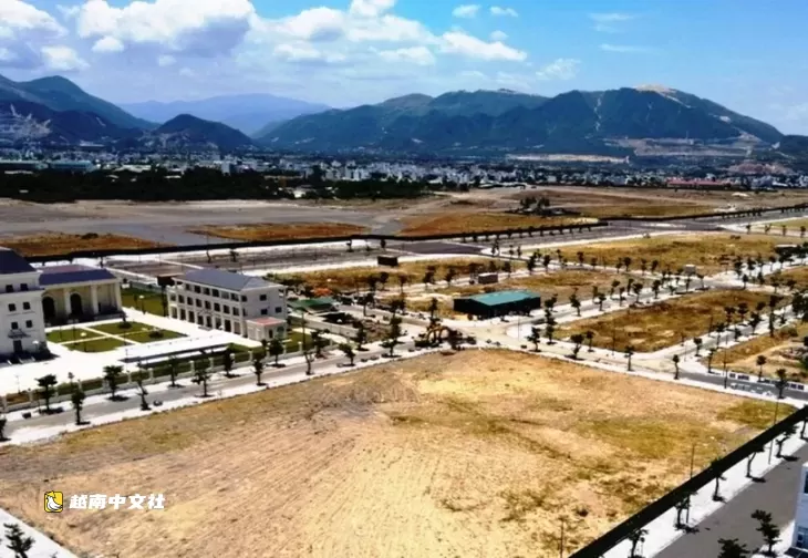 越南第五軍區執行局與囚犯阮文厚及福山公司開展工作