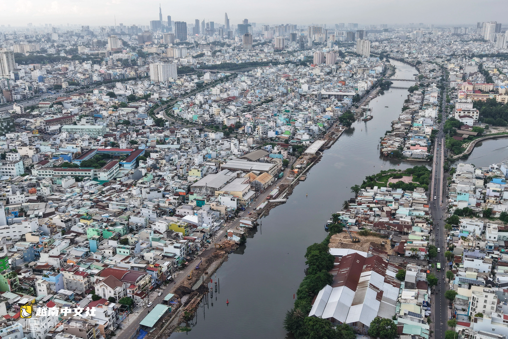 越南胡志明市:雙渠沿岸搬遷5800戶,範世顯路拓寬至30米