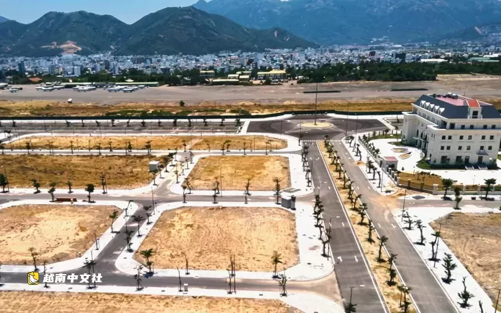 越南第五軍區執行局與囚犯阮文厚及福山公司開展工作