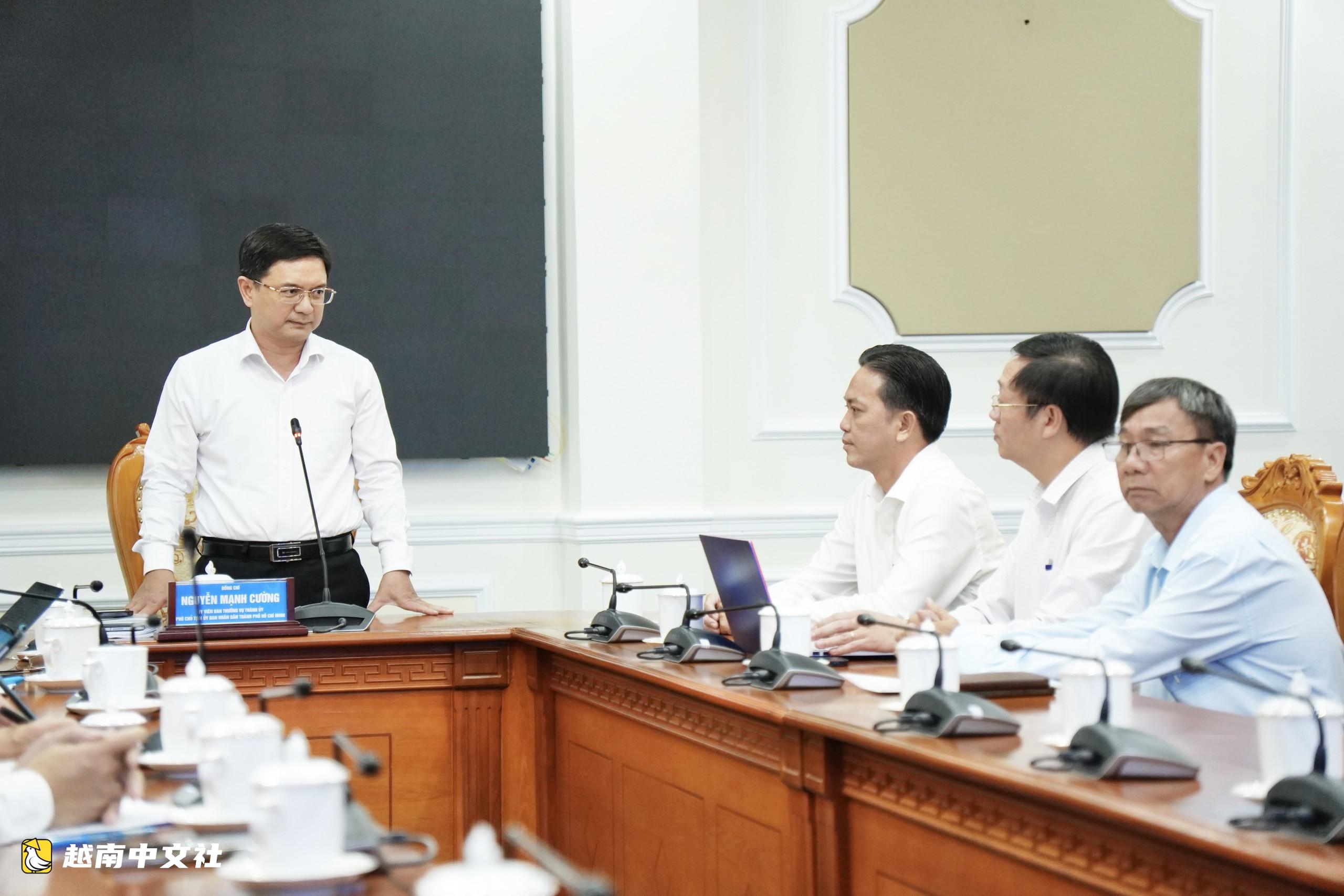 越南胡志明市表彰盛安鄉、福勝坊、永祿鄉出色完成全民健康體檢工作