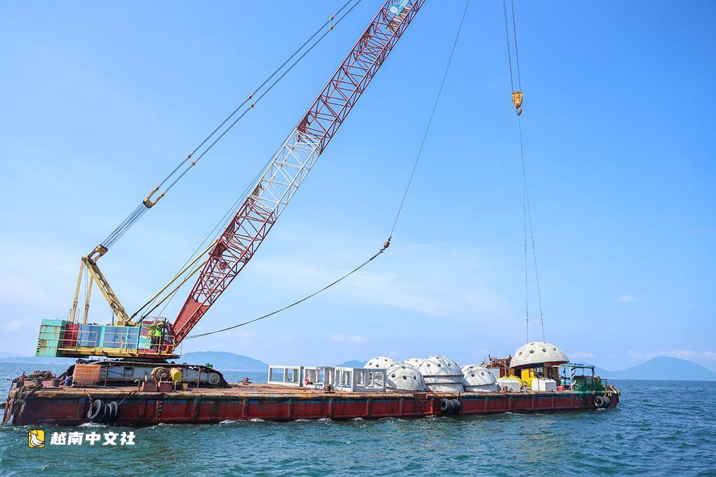 越南河靜省為魚蝦“建房”