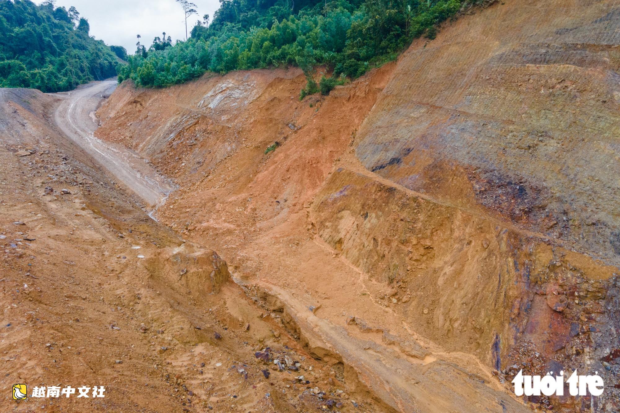 越南耗資1000億越盾的救援道路剛投入使用便在雨後損毀嚴重