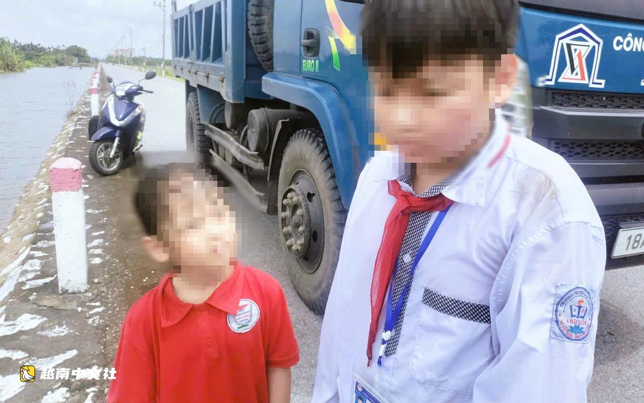 越南11年級男生跳入深水救起兩名幼童