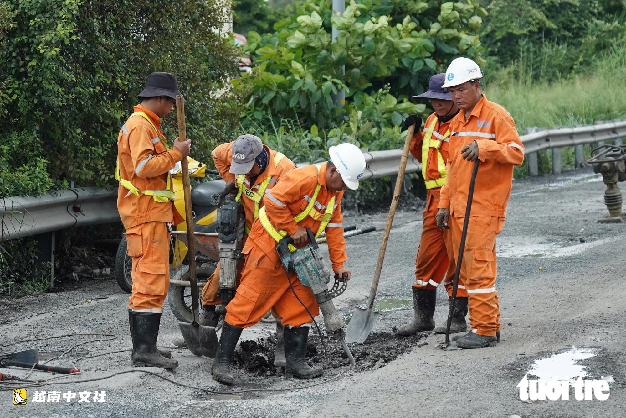 越南胡志明市武志公路維修,往吉萊港方向持續擁堵