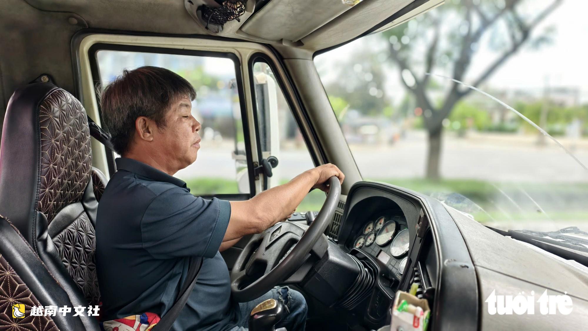 越南:跟隨牽引車在高速公路與國道之間‘算賬’