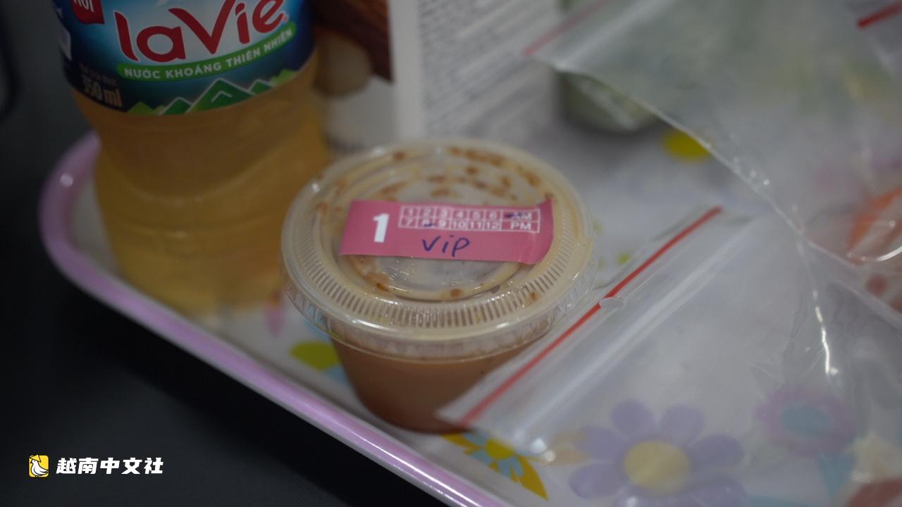 越南警衛軍官講述檢查VIP每餐飲食和飲水