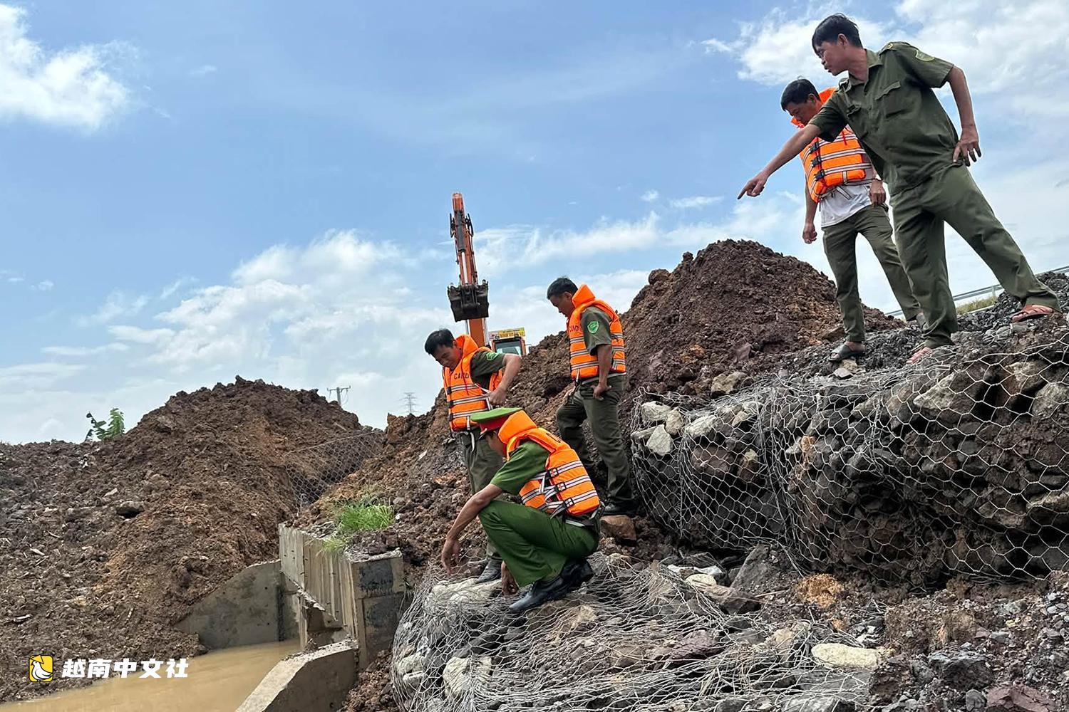 洪水再次來襲，越南同奈省高速公路旁居民區忐忑迎接第三次內澇
